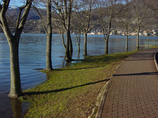 Lago di Pusiano Lungolago Bosisio Parini